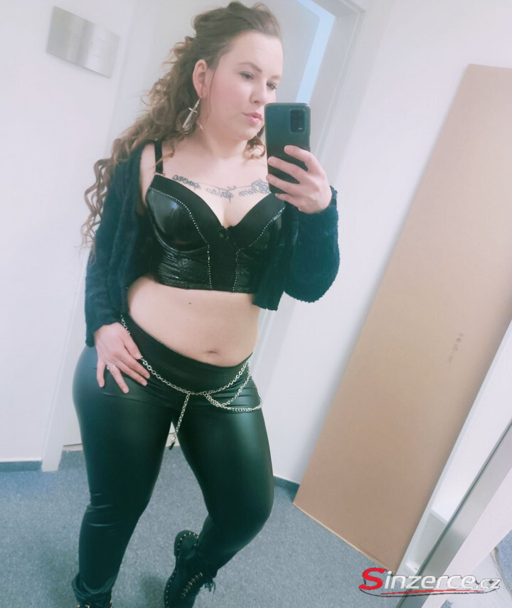Zuzka, 26 — Olomouc · erotická inzerce Sinzerce.cz